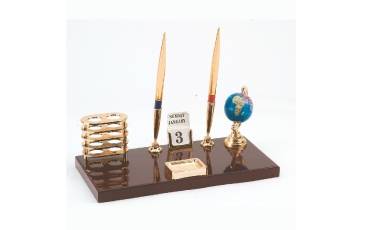 Pen Stands 650 N GLOBE 2 PENS WOODEN BASE 5.25